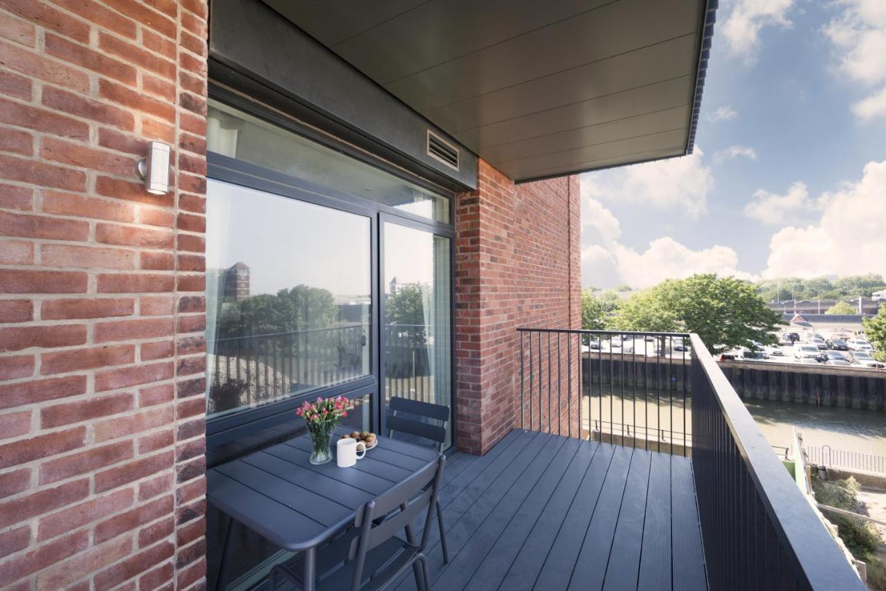Modern Studios And Apartments At Barking Wharf In Londyn Zewnętrze zdjęcie